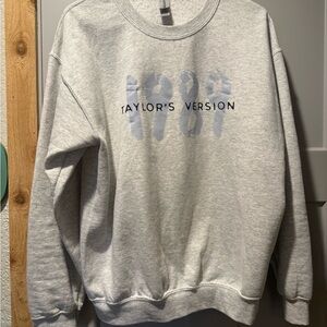 Taylor Swift 1989 Taylor’s Version Gildan Sweatshirt